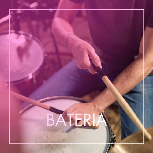 Tocando Bateria