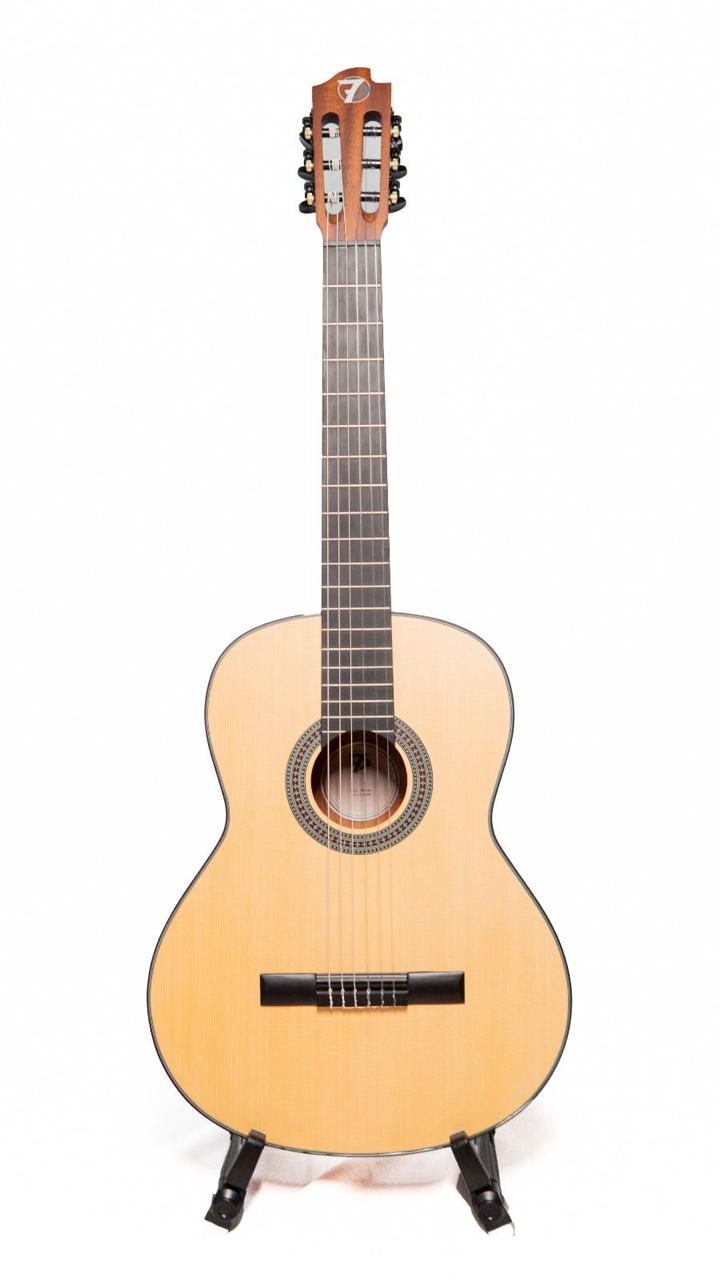 Kit Violao Classico Nylon + Capa + Suporte de Chão + Capo + Suporte parede Sevenplay SP7 Kit Violao Classico Nylon + Capa + Suporte de Chão + Capo + Suporte parede Sevenplay SP7