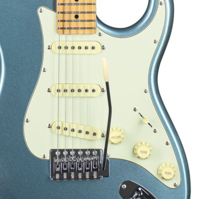 GUITARRA 3S ESCALA CLARA ESCUDO AWH TG-530 LPB TAGIMA