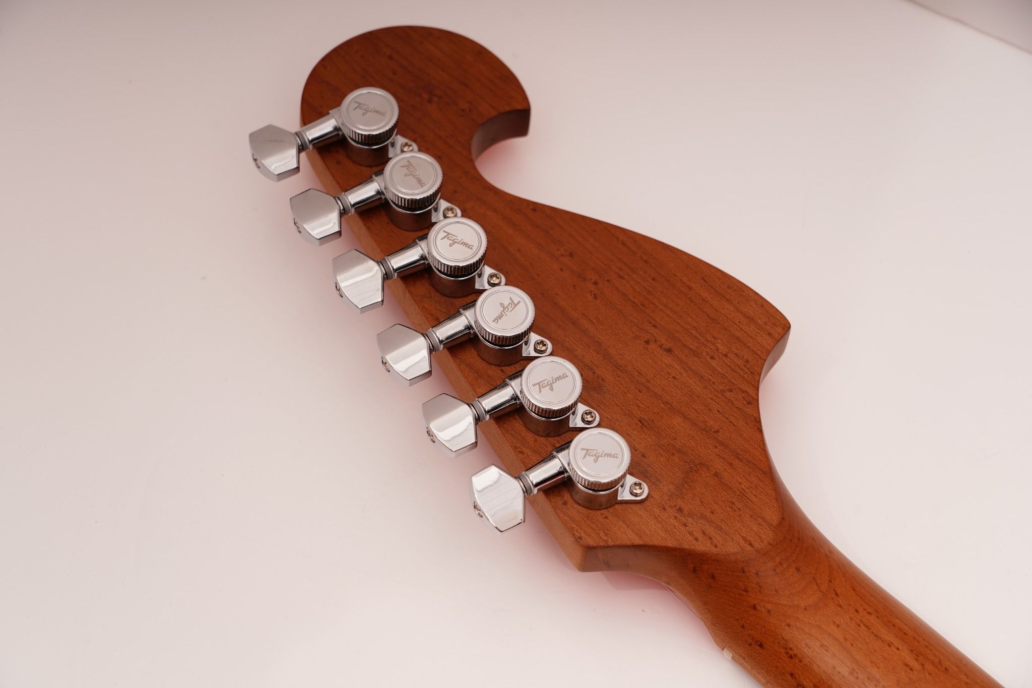 GUITARRA 2S 1H ESCALA CLARA ESCUDO BK ROAD STRIKER ORG TAGIMA GUITARRA 2S 1H ESCALA CLARA ESCUDO BK ROAD STRIKER ORG TAGIMA